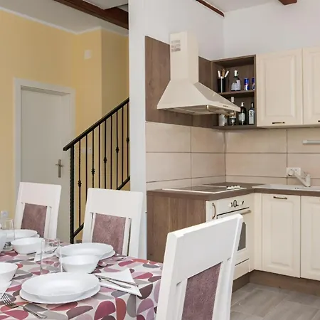 Vila Rozara By Guide Primošten