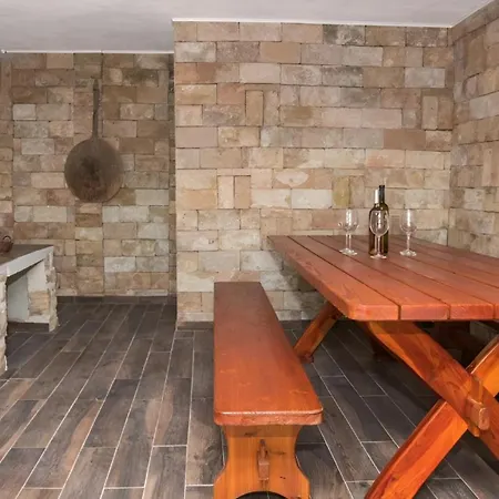 ヴィラ Rozara By Guide プリモシュテン