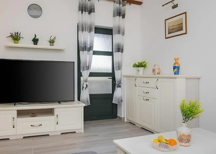 ヴィラ Rozara By Guide プリモシュテン