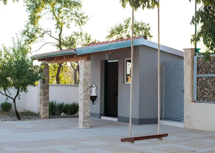 Rozara By Guide * プリモシュテン