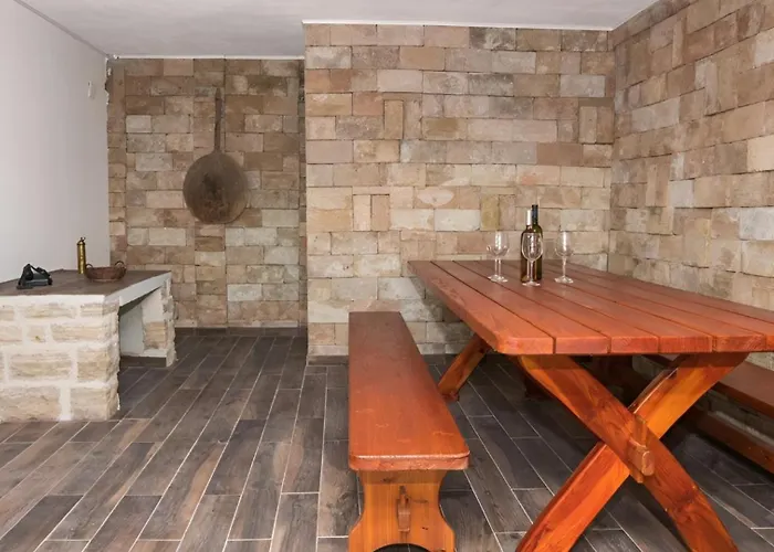 ヴィラ Rozara By Guide プリモシュテン